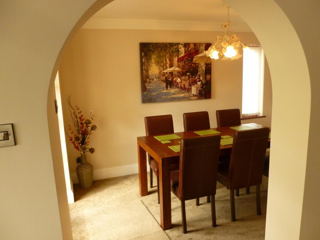 Stonecrest Villa Kilgetty ภายนอก รูปภาพ